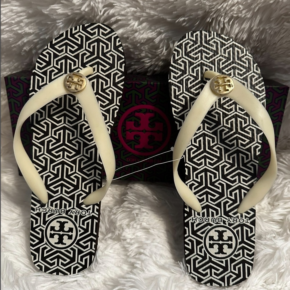 Tory Burch Brown and Cream Geometric Sandals - Picture 2 of 4